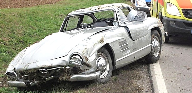 A rara Mercedes após o acidente: destruição total - Reprodução