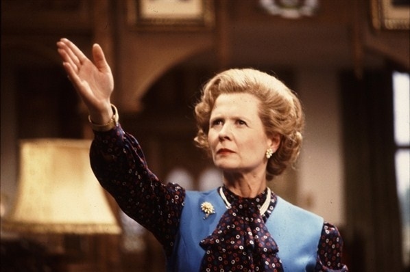 Angela Throne: Em mais um filme para TV, Margaret Thatcher foi interpretada por Angela Throne na sátira: "Anyone for Denis?" (1982) - Reprodução