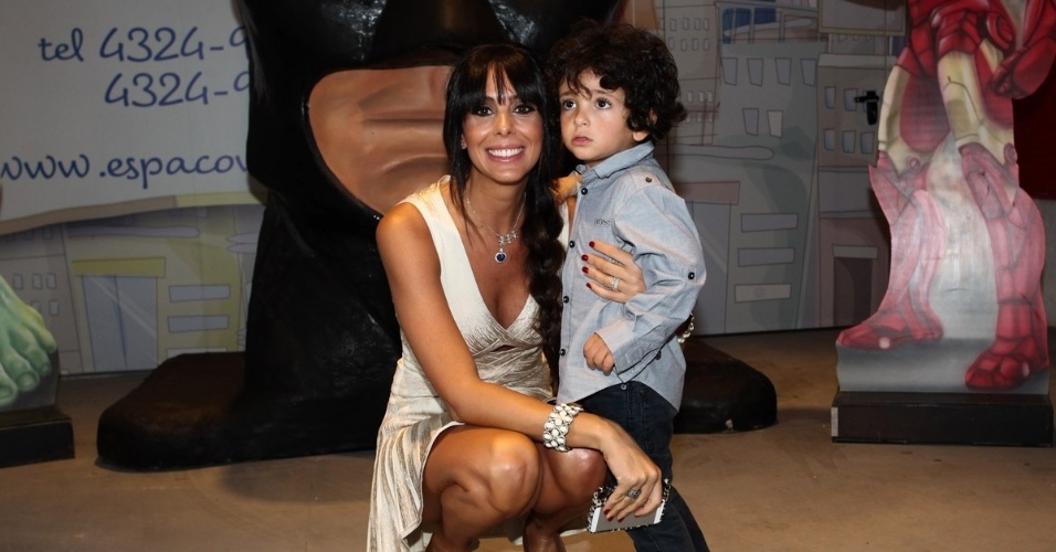 9.abr.2013 - Suzana Gullo, mulher de Marcos Mion, celebrou o aniversário de três anos de Stefano. A festa foi realizada em São Paulo