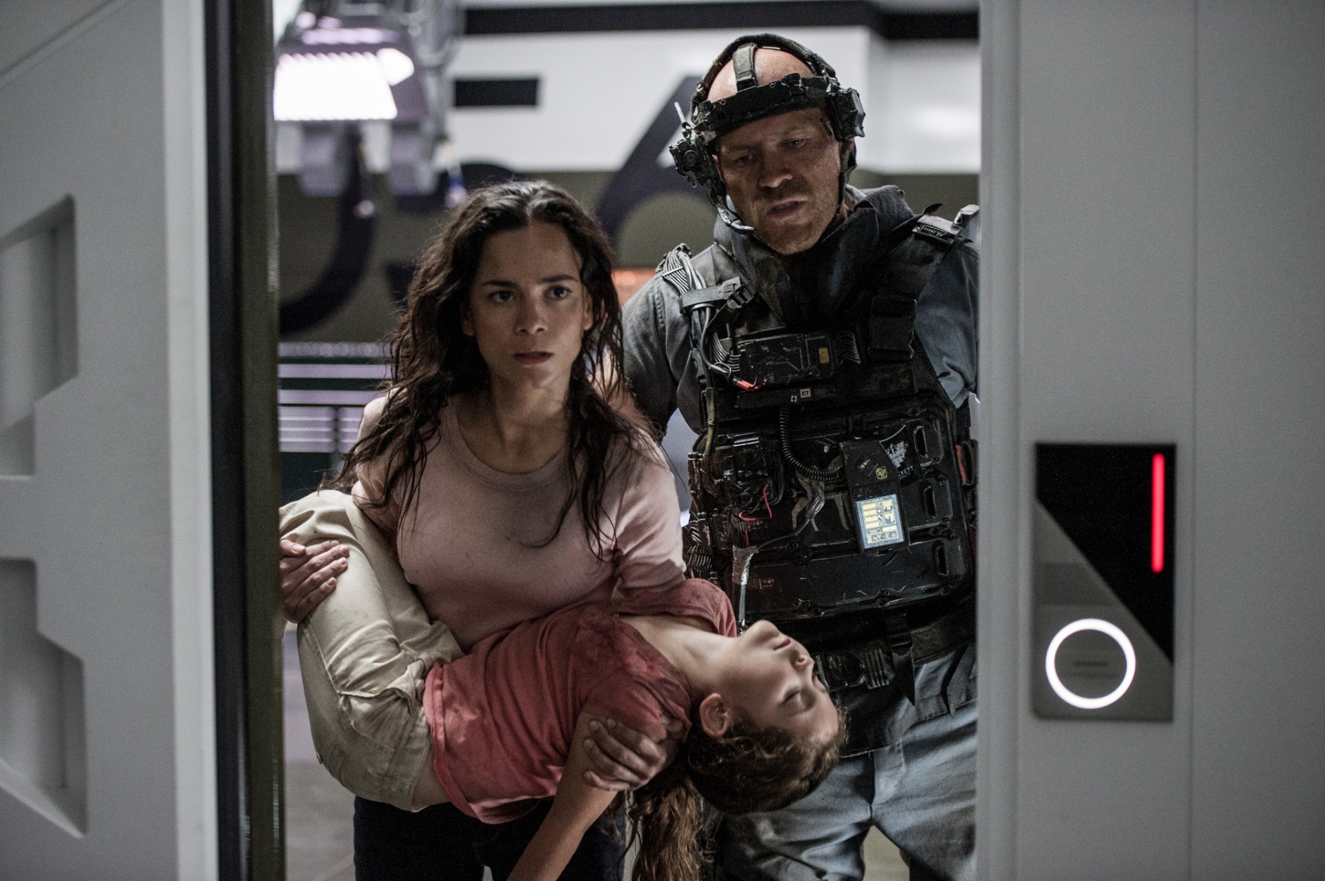 Cena do filme "Elysium", estrelado por Matt Damon, Wagner Moura, Alice Braga e Sharlto Copley, todos sob direção de Neill Blomkamp - Divulgação / Sony Pictures