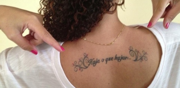 Imagem da tatuagem com a frase ""Haja o que hajar"" usada na capa do perfil de Lidiane Sousa - Arquivo pessoal/Facebook