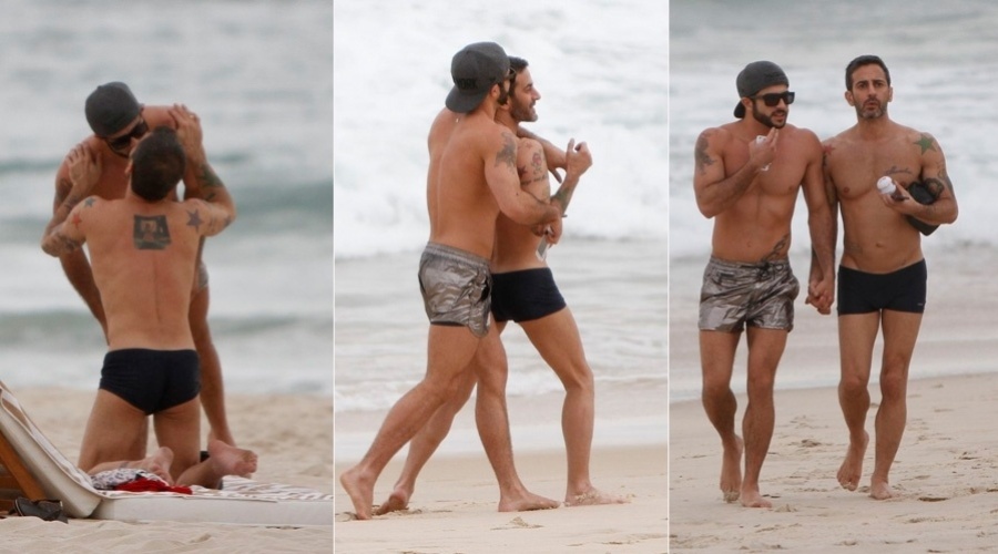 10.abr.2013 - Marc Jacobs e o namorado, o brasileiro Harry Louis, trocaram beijos na praia da Ipanema, zona sul do Rio. O estilista americano veio ao Brasil para celebrar o aniversário de 50 anos