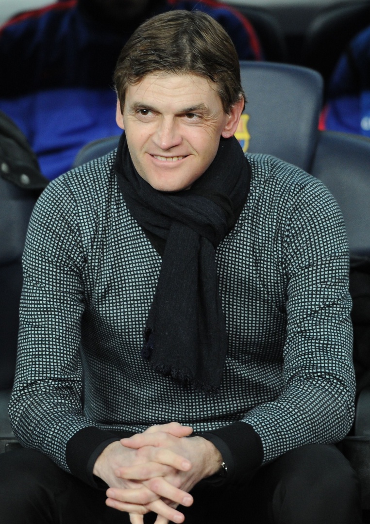 10.abr.2013- No banco do Barcelona, técnico Tito Vilanova assiste ao jogo contra o PSG pelas quartas de final da Liga dos Campeões