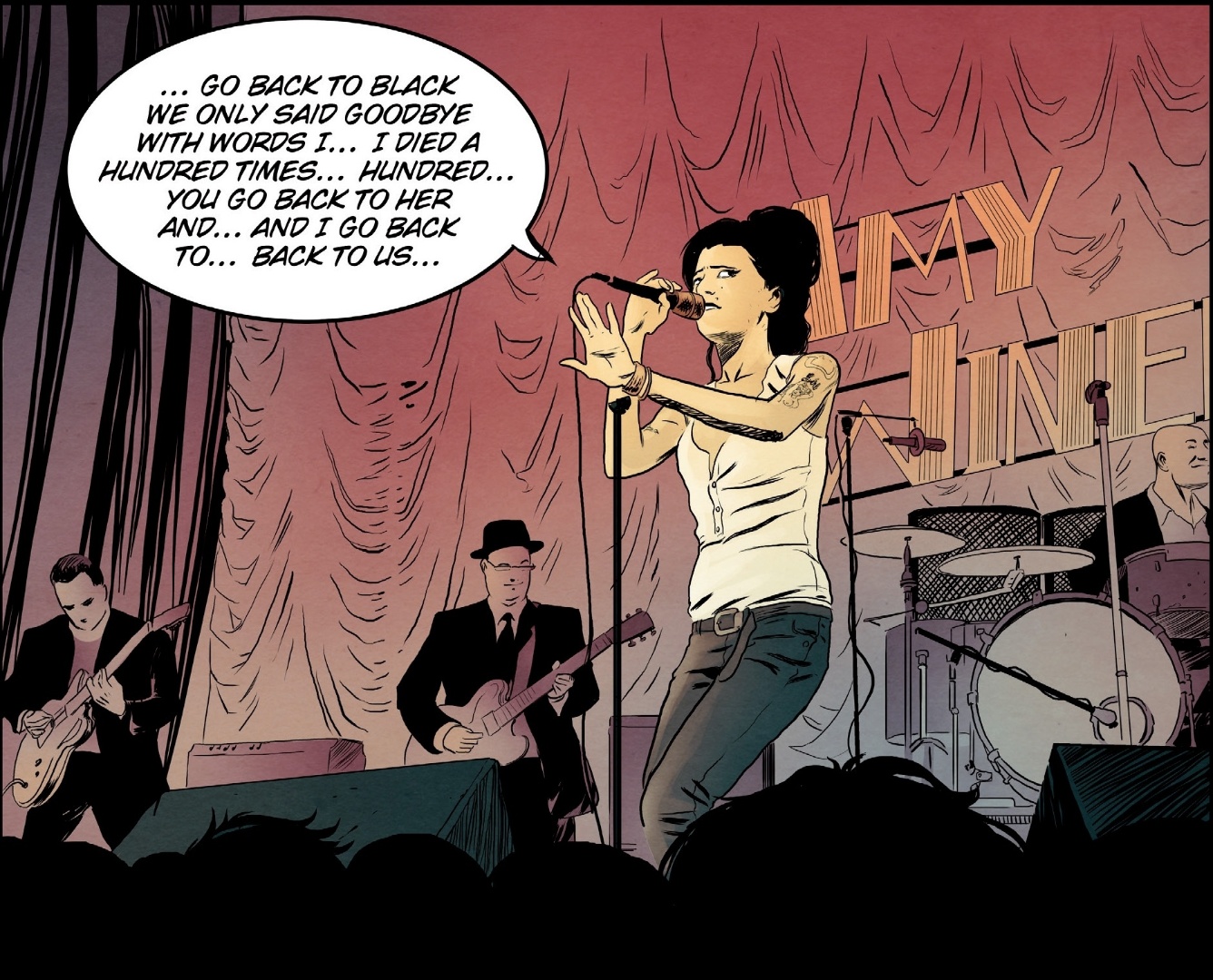 Amy Winehouse canta "Back To Black", single do álbum homônimo, em show em Londres, na Inglaterra. A cena é retratada no volume dedicado à artista britânica que faz parte da série "O Clube dos 27", que reúne artistas da música que morreram aos 27 anos - Divulgação