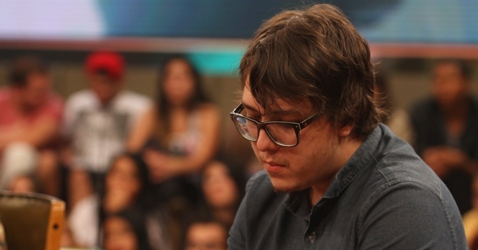 11.abr.2013 - Alexandre Magno, filho de Chorão, comparece à gravação do "Altas Horas" - Léo Franco/AgNews