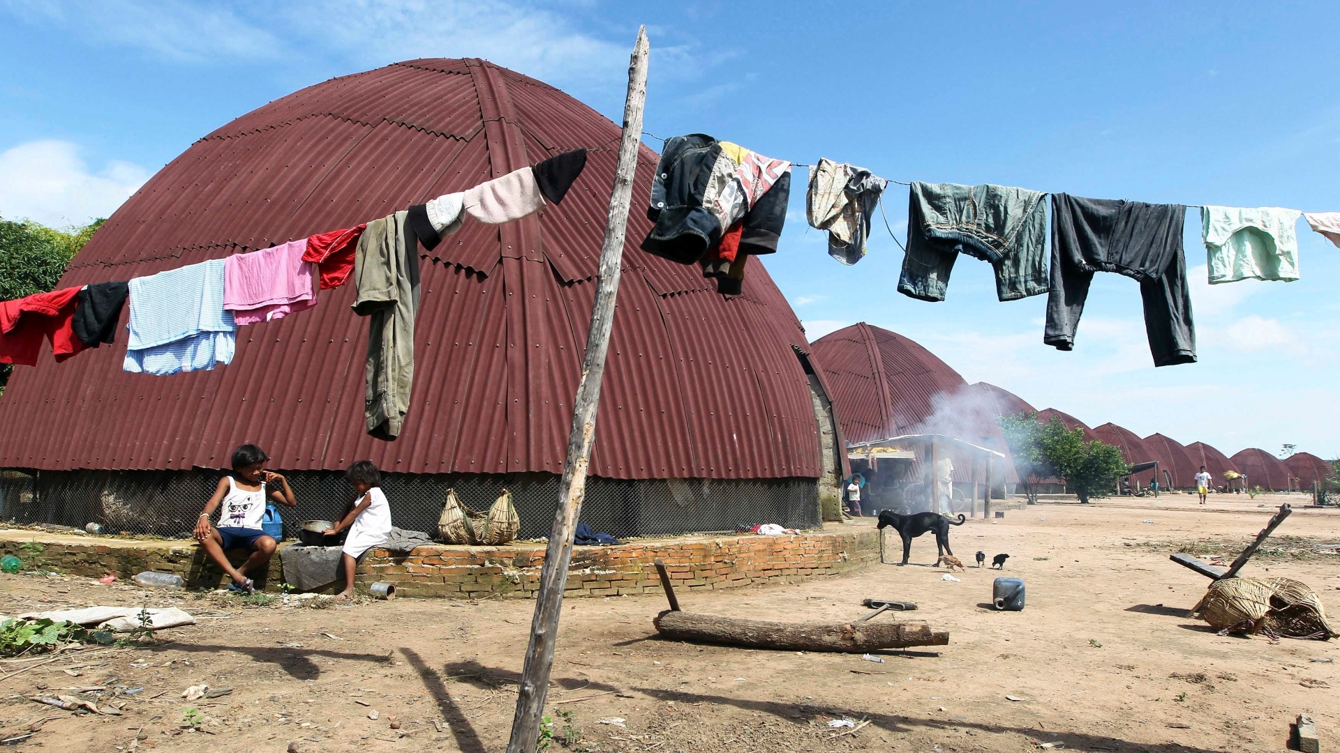 12.abr.2013 - O conflito destaca os riscos enfrentados pelo país, uma potência agrícola. O governo tenta resolver séculos de disputas étnicas envolvendo a propriedade de terras de onde brota grande parte da riqueza do país - Paulo Whitaker/Reuters