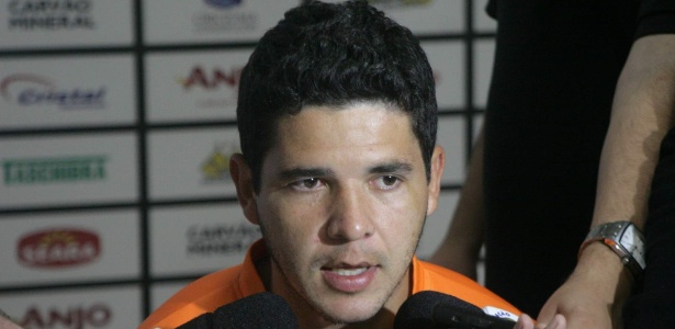 Com Sueliton suspenso, Diego Renan assume a lateral direita do Criciúma