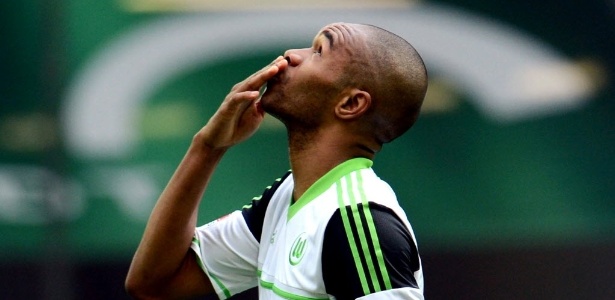 Naldo está em sua quarta temporada no Wolfsburg e foi elogiado na vitória contra o Real Madrid - Jochen Luebke/AP Photo