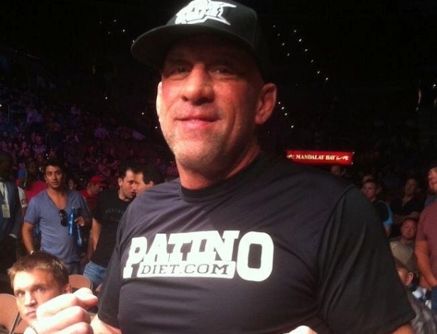 Lenda do MMA e dono de uma cadeira no Hall da Fama do UFC, Mark Coleman marca presença no TUF 17 Finale - Divulgação/UFC