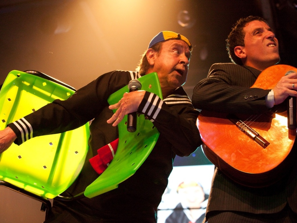 14.abr.2013 - Depois de participar do "Domingo Legal" do SBT, o ator mexicano Carlos Villagrán, que ficou conhecido por interpretar o personagem Kiko da série "Chaves", fez o primeiro e último show "Buchechas de Buldogue Velho" em São Paulo - Fabiano Cerchiari/UOL