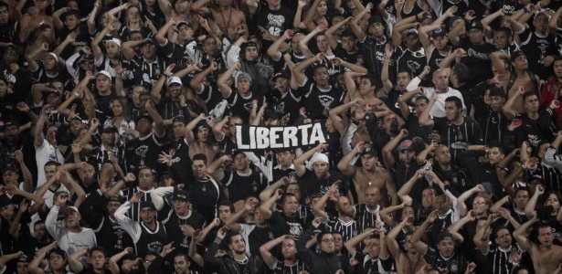 Torcida do Corinthians não pode acompanhar o time em uma partida - Ricardo Nogueira/Folhapress
