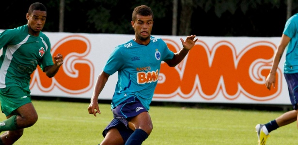 Alisson participou de jogo-treino do Cruzeiro 6º, mas foi liberado do trabalho nesta 2ª - Washington Alves/Vipcomm