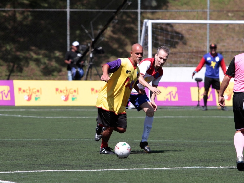 15.abr.2013 - Gravação do primeiro dia do Rockgol, programa da MTV em que vários artistas jogam futebol e competem entre si, no São Paulo Athletic Club, em São Paulo. - Foto Rio News