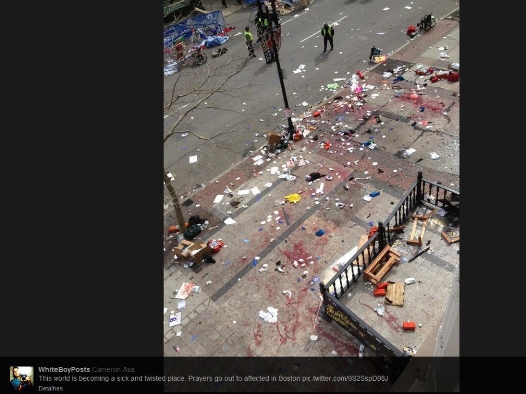 Estragos causados por explosões na Maratona de Boston - Reprodução/Twitter @WhiteBoyPosts