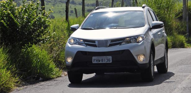 Novo Toyota RAV4 trafega em via secundária na região de Itupeva (SP): completamente diferente - Murilo Góes/UOL