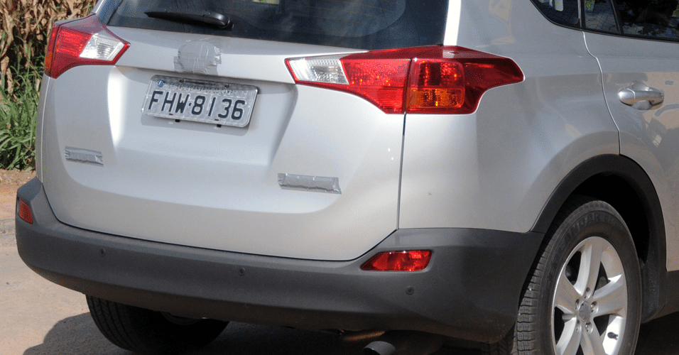 Flagrante Toyota Rav4 2014 - Murilo Góes/UOL