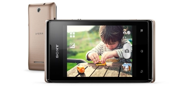 O Sony Xperia E dual possui tela de 3,5 polegadas, Android 4.0 e processador de 1 GHz - Divulgação