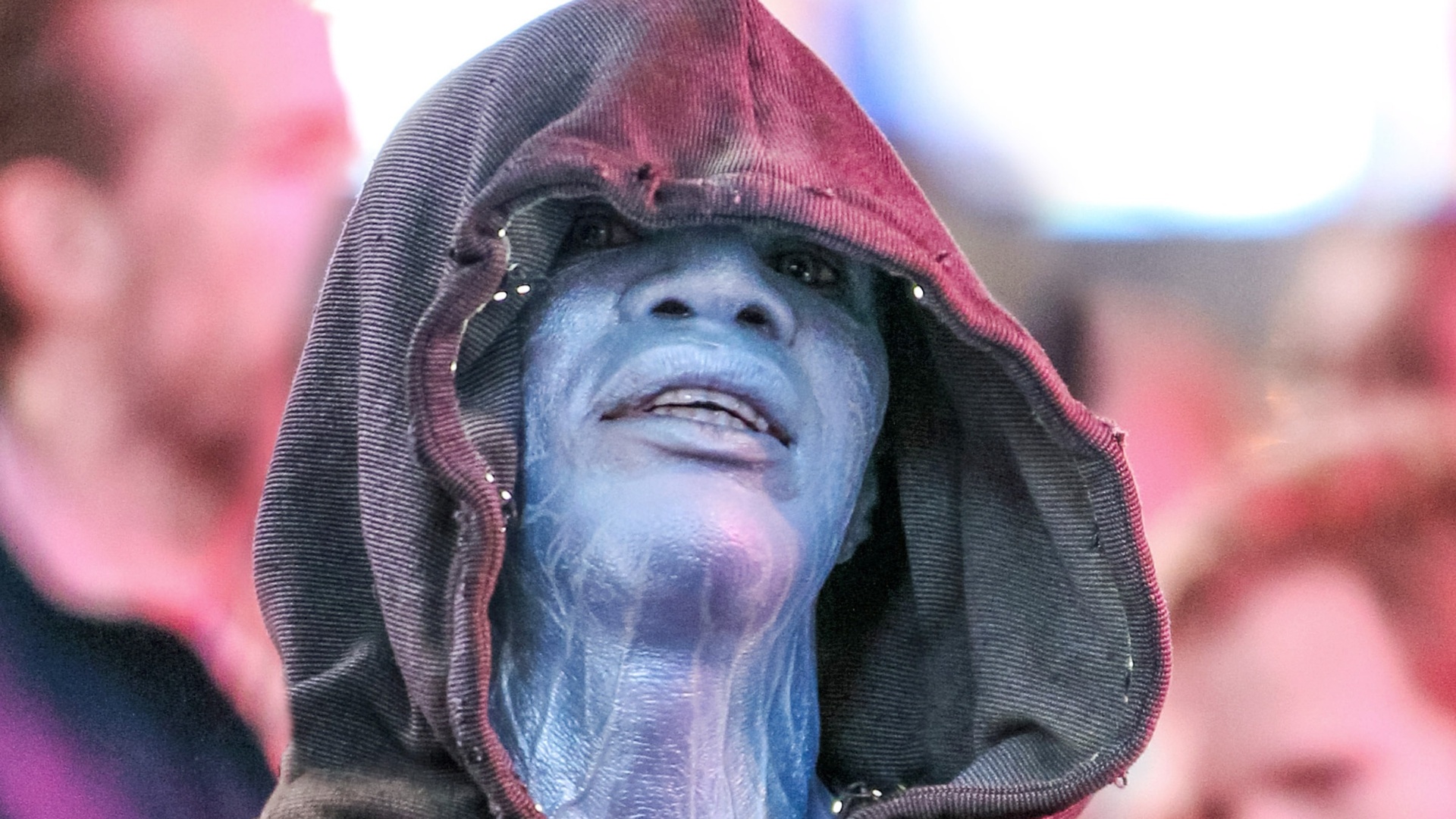 15.abr.2013 - Jamie Foxx aparece todo de azul e irreconhecível durante as filmagens de ?O Espectacular Homem-Aranha 2? na Times Square, em Nova York - PacificCoastNews/Honopix