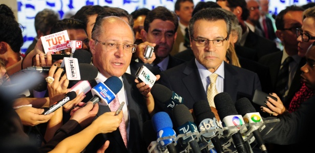 O governador de São Paulo, Geraldo Alckmin (PSDB), e o presidente da Câmara dos Deputados, Henrique Eduardo Alves (PMDB-RN), em entrevista na Câmara - Gustavo Lima/Câmara dos Deputados
