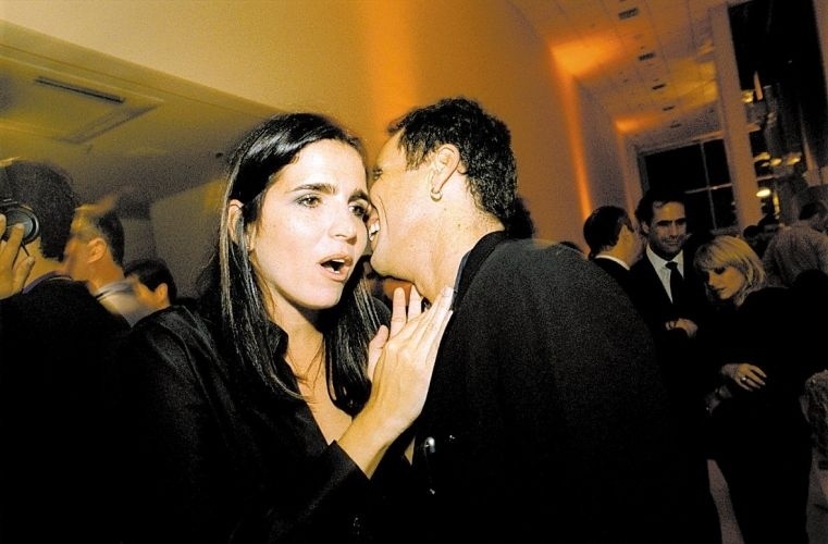 17.jun.2002 - Malu Mader e o marido, o músico e escritor Tony Belloto, na festa da revista "Vogue" em homenagem às mulheres mais bonitas do Brasil, em São Paulo