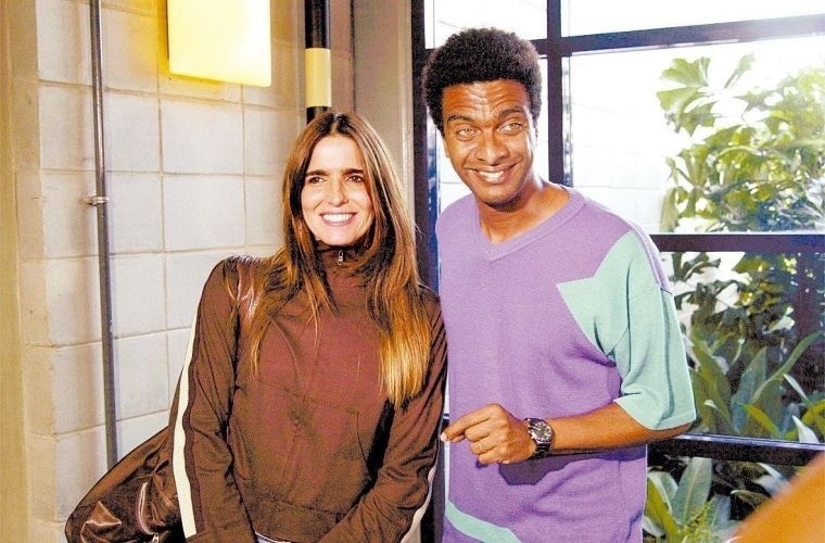 28.nov.2003 - A atriz Malu Mader e o comediante Hélio de la Peña durante encontro promovido pelo programa "Video Show", da Globo