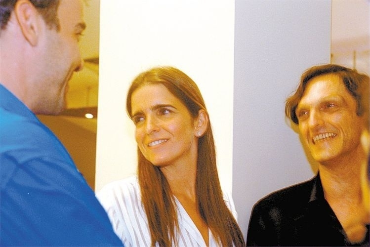 2.abr.2002 - Da esquerda para a direita, Alexandre Borges, Malu Mader e Paulo Miklos na estreia do filme "O Invasor", de Beto Brant, no shopping Frei Caneca, em São Paulo