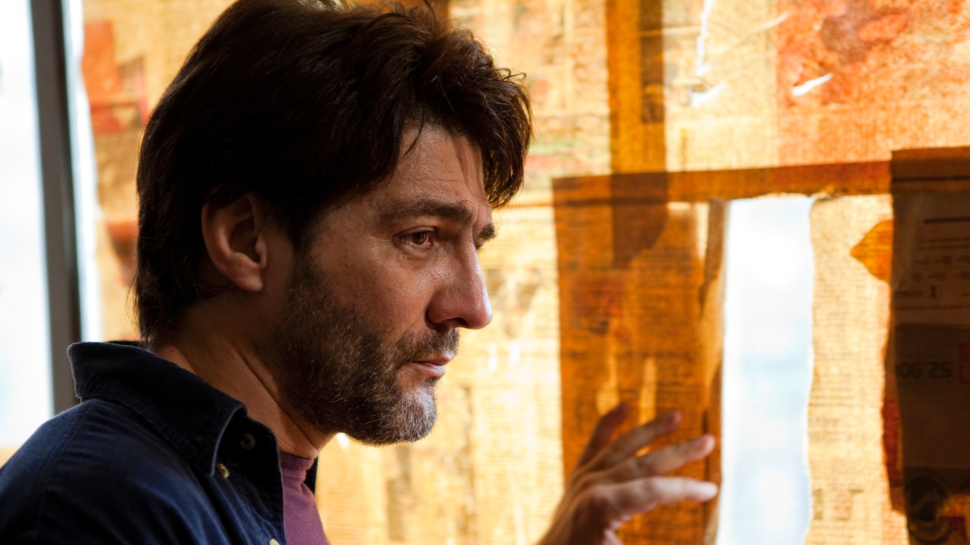 Cena do filme brasileiro "Hoje", estrelado por Denise Fraga em 2011. Lançado em circuito nacional dois anos depois de filmado, o longa mostra a história de uma ex-miitante política que é indenizada pelo governo por conta do desaparecimento do marido durante o período de ditadura militar no Brasil. Mas, para a surpresa da protagonista, justamente quando ela resolve comprar um apartamento com a verba recebida, seu marido reaparece - Divulgação / H2O Films