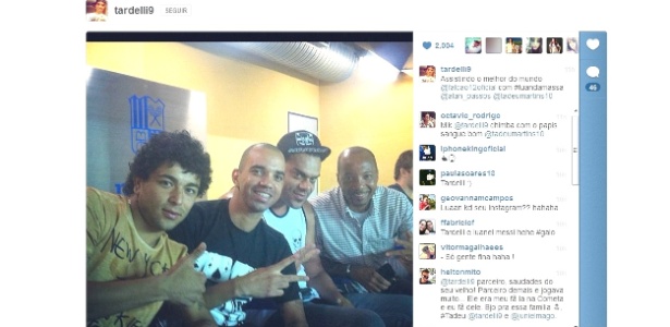 Tardelli acompanha jogo ao lado de Luan, do ex-BBB Alan e do pai Tadeu Martins - Reprodução/Instagram