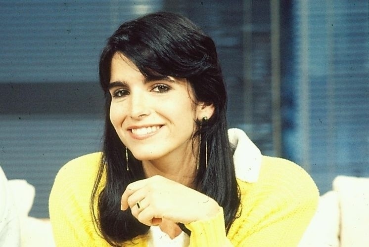 Malu Mader como Val, filha do costureiro Jacques Léclair, vivido por Reginaldo Faria, em "Ti-Ti-Ti" (1985)