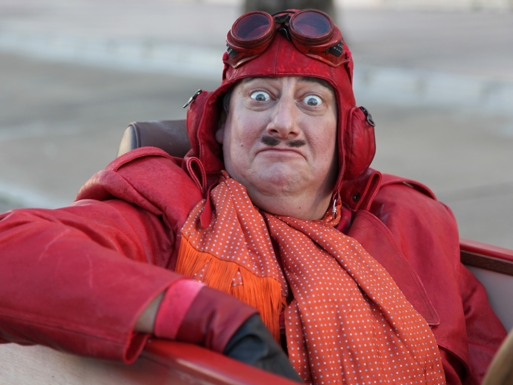 17.abr.2013 - O Barão Vermelho, personagem do "Corrida Maluca", no set de filmagem de uma nova campanha publicitária brasileira dirigida pelo francês Antoine Bardou-Jacquet - Divulgação/Y&R