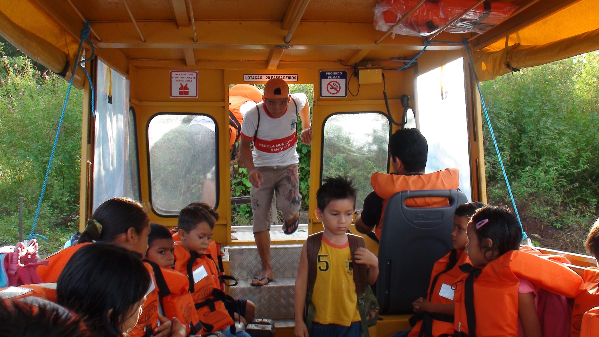Lancha MEC Santarém comunidade de Arapixuna - Cristiane Capuchinho/UOL