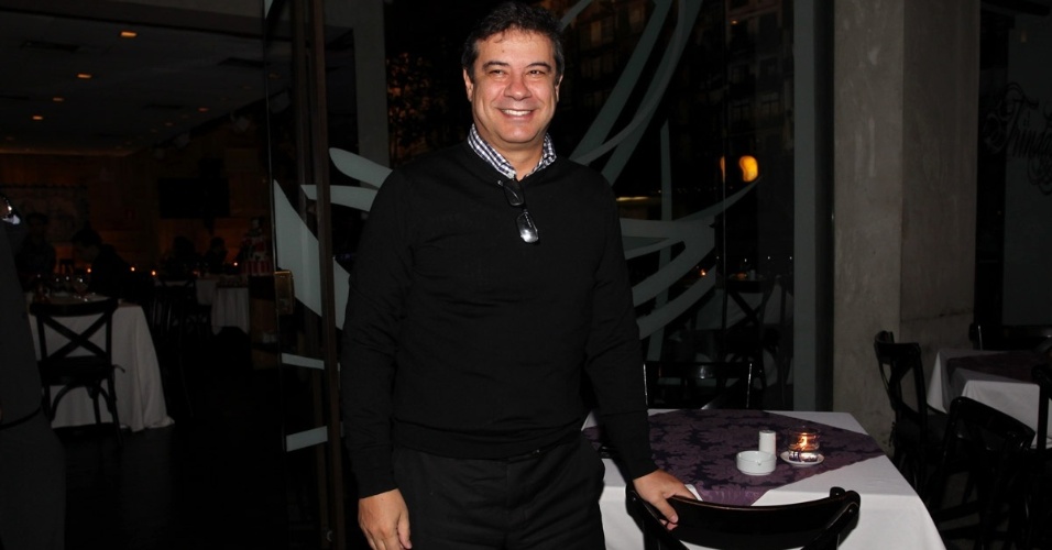 18.abr.2013 - Carlos Bittencourt na comemoração dos 40 anos de Adriane Galisteu em restaurantes de SP