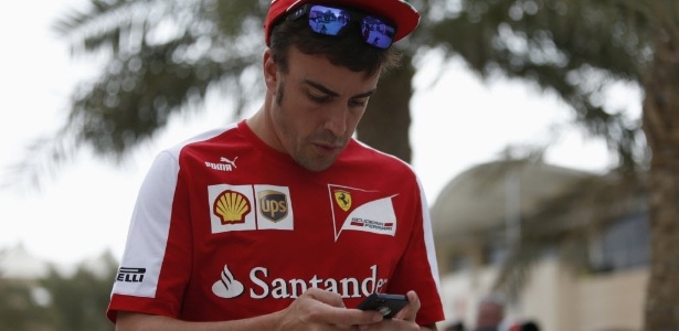 Fernando Alonso vai largar em terceiro lugar, ao lado de Felipe Massa, quarto no grid de largada - Ahmed Jadallah/Reuters