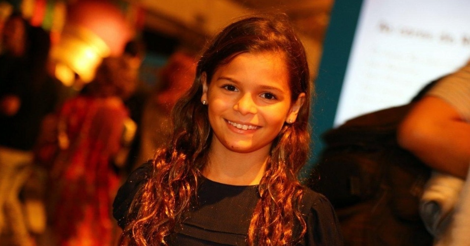 18.abr.2013 - Luana, irmã mais nova de Bruna Marquezine, vai ao Fashion Rio, na Marina da Glória, zona sul do Rio. Bruna vai desfilar pela grife Coca-Cola Clothing
