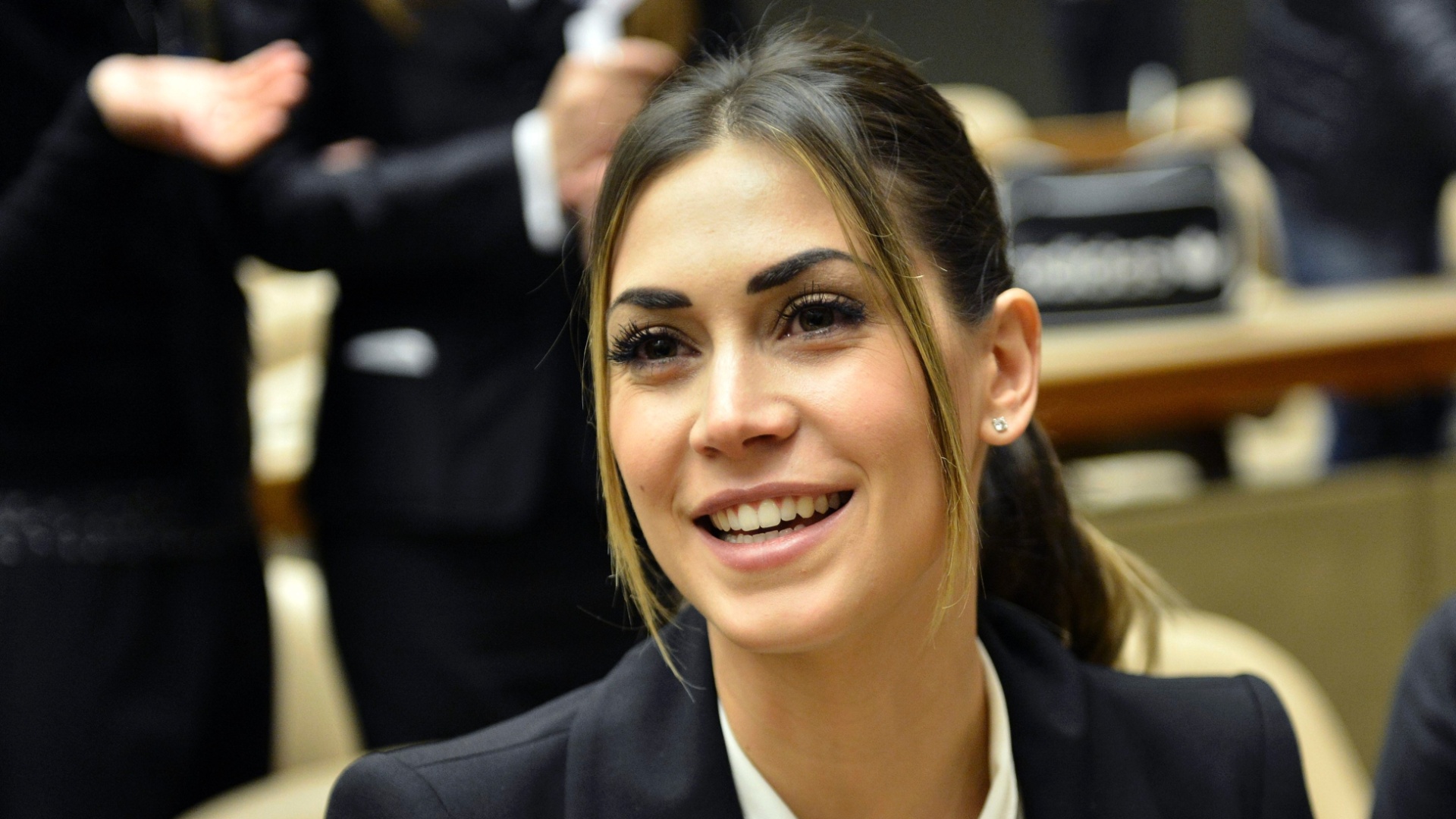 18.abr.2013 - Melissa Satta, namorada de Kevin-Prince Boateng, durante evento para discutir racismo no esporte na ONU - AP Photo/Keystone,Martial Trezzini