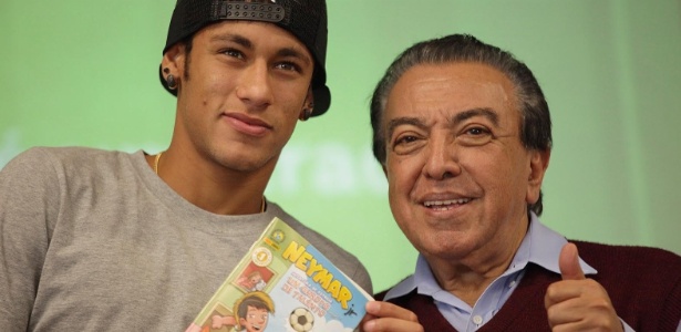Neymar e Maurício de Sousa, em apresentação da revistinha do atleta, na Vila Belmiro - Alex Almeida/UOL
