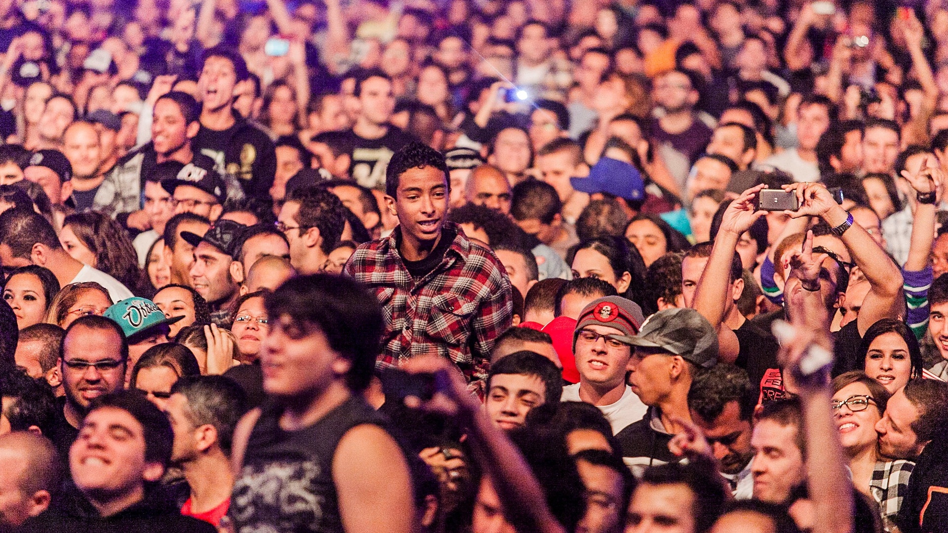 19.abr.2013 - Raimundos se apresenta no Show do Reencontro da UOL 89FM no Espaço das Américas, em São Paulo - Leonardo Soares/UOL