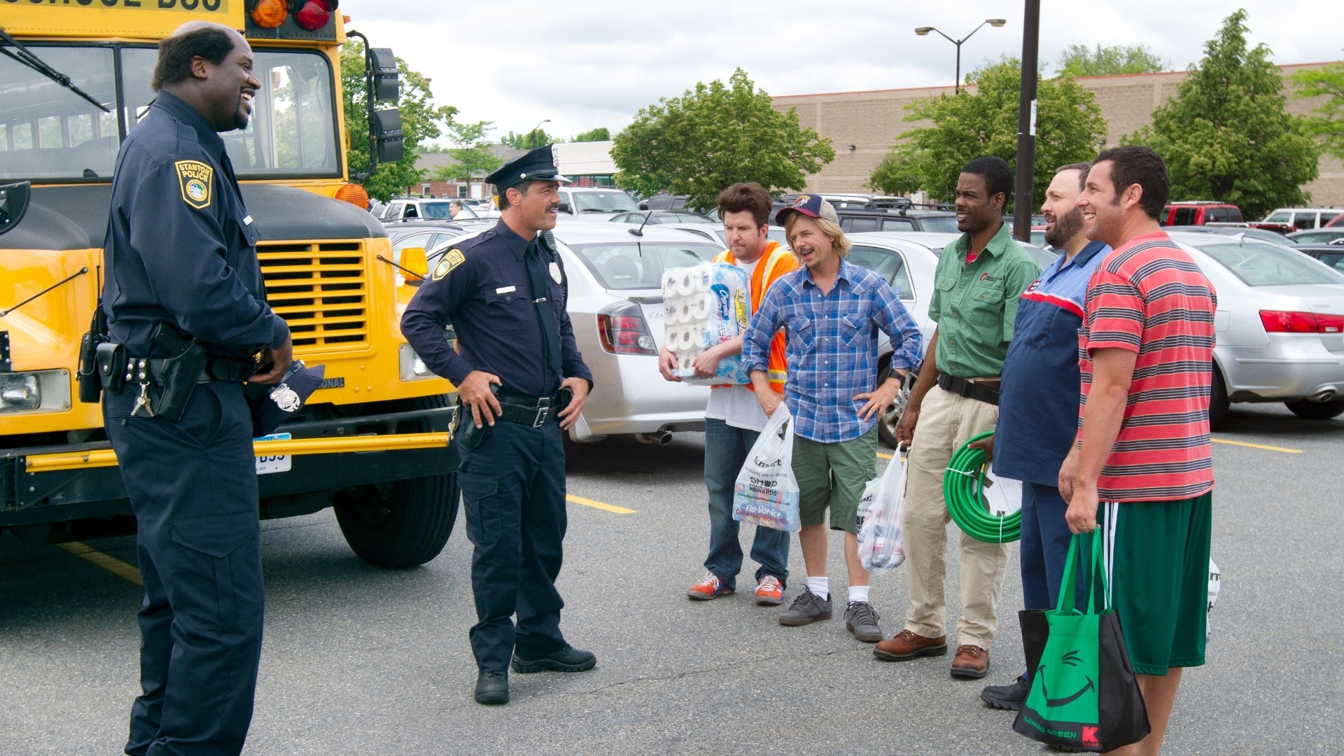 "Gente Grande 2" traz um homem que retorna para sua cidade natal depois de adulto para que seus filhos cresçam com os de seus amigos de infância - Divulgação/Sony