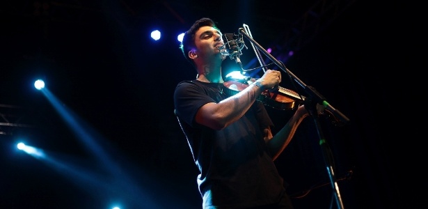 19.abr.2013 - O músico Silva levou até Olinda as músicas do seu discos de estreia, "Claridão", de 2012 - Rafael Passos/Abril pro Rock