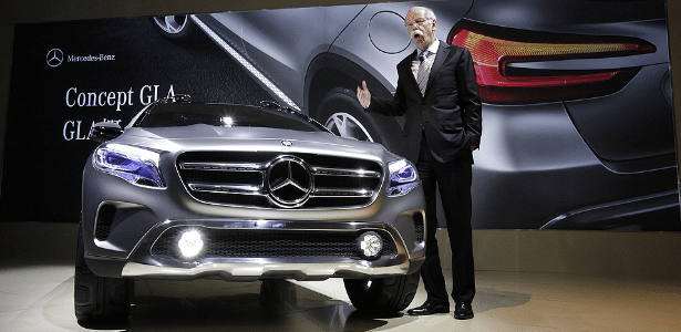Dieter Zetsche, chefão da Mercedes-Benz, apresenta o SUVinho GLA Concept, baseado no novo Classe A - Eugene Hoshiko/AP