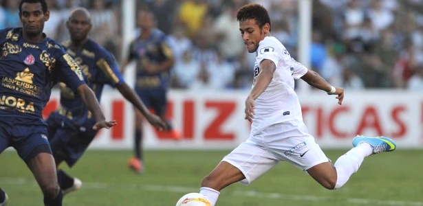 Atacante Neymar é o artilheiro do Campeonato Paulista, com 12 gols - Ricardo Saibun/Flickr/Santos