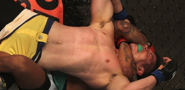 Luis Besouro venceu a luta contra Pedro Iriê e se garantiu nas quartas do TUF 2 - Reprodução/Twitter/UFC_brasil