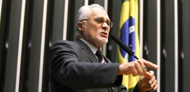 O deputado federal José Genoino (PT-SP) discursa na Câmara dos Deputados em abril deste ano - Pedro Ladeira - 23.abr.2013/Folhapress