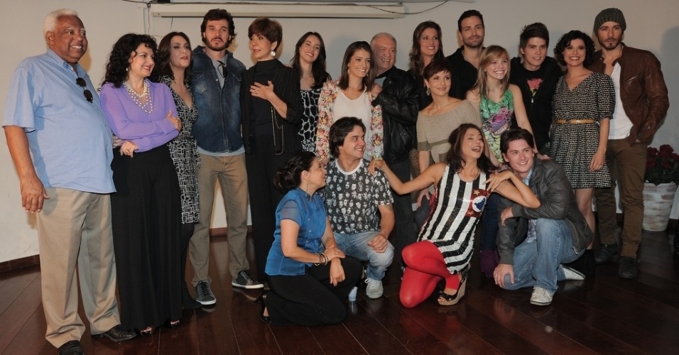 23.abr.2013 - SBT apresenta elenco da nova versão de "Chiquititas"