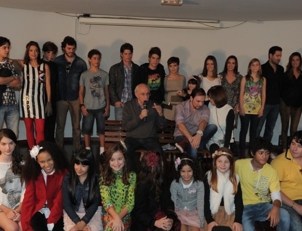 23.abr.2013 - SBT apresenta elenco da nova versão de "Chiquititas"