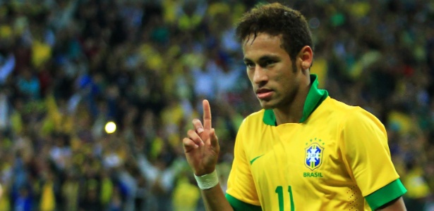 Neymar é disputado pelos dois gigantes da Espanha - Wagner Carmo/VIPCOMM