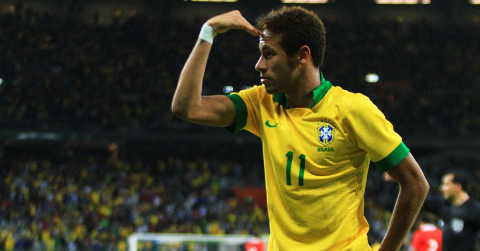 24.abr.2013 - Neymar comemora após marcar para o Brasil no amistoso contra o Chile no Mineirão