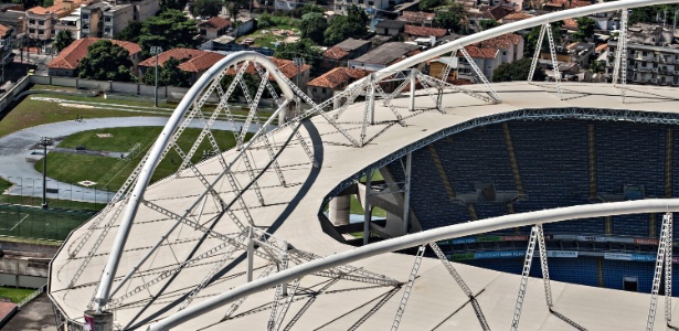 Cobertura do Engenhão, responsável pela interdição do estádio