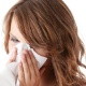 mulher, gripe, influenza, H1N1, epidemia, resfriado, doente, doença, febre, alergia, espirro, rinite, contagioso, lenço, nariz, vírus, bactéria, frio, inverno - Shutterstock