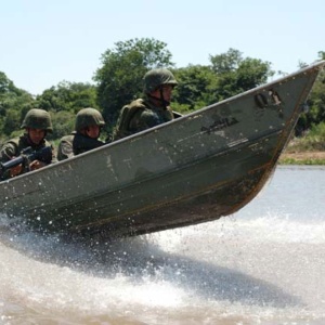 Operação deve tentar sufocar tráfico de drogas e de armas nas fronteiras - Ministério da Defesa do Brasil